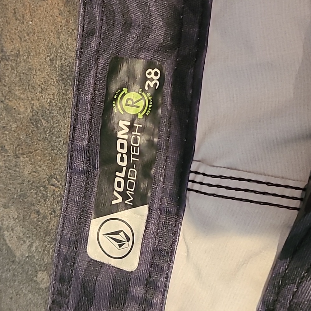 Volcom Hawaii Mod Tech Board Shorts - image 2